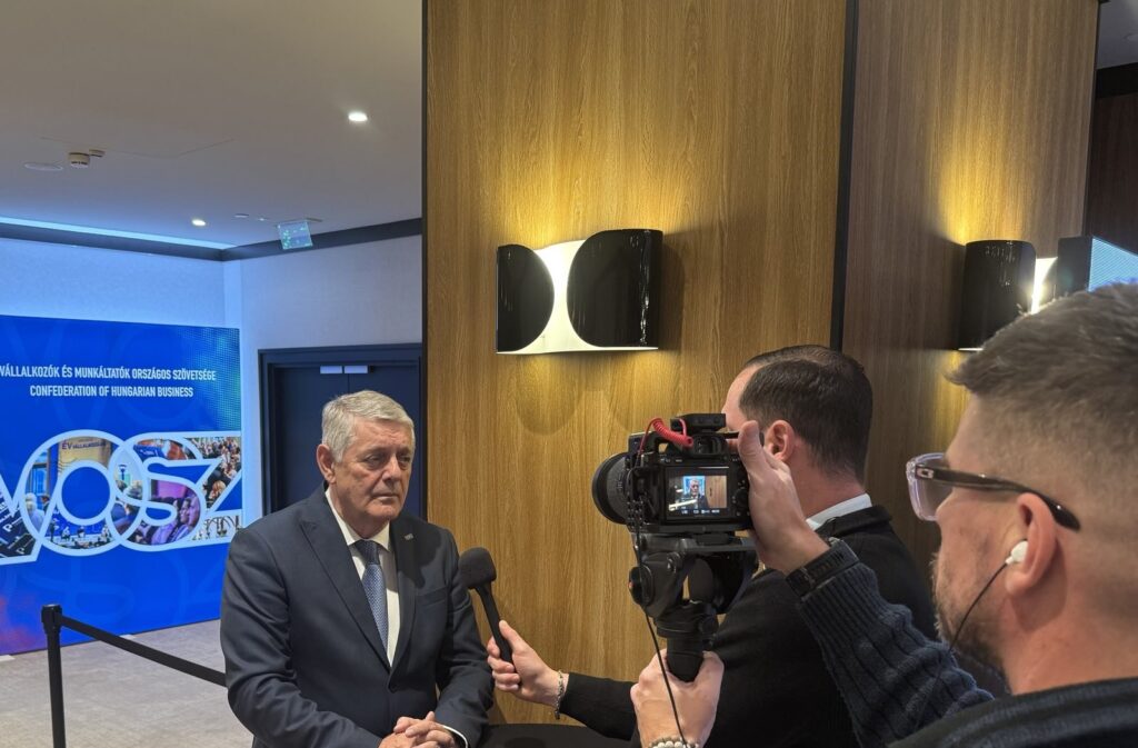 Interjú készül Eppel Jánossal, a VOSZ elnökével a XXI. Európai Kereskedelem Napján Budapesten