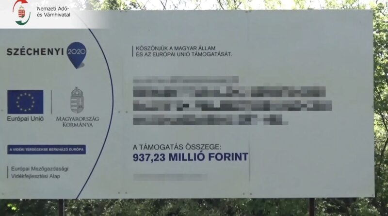 Széchenyi 2020 támogatási tábla egy mezőgazdasági beruházás helyszínén, csaknem 1 milliárd forintos támogatási összeggel