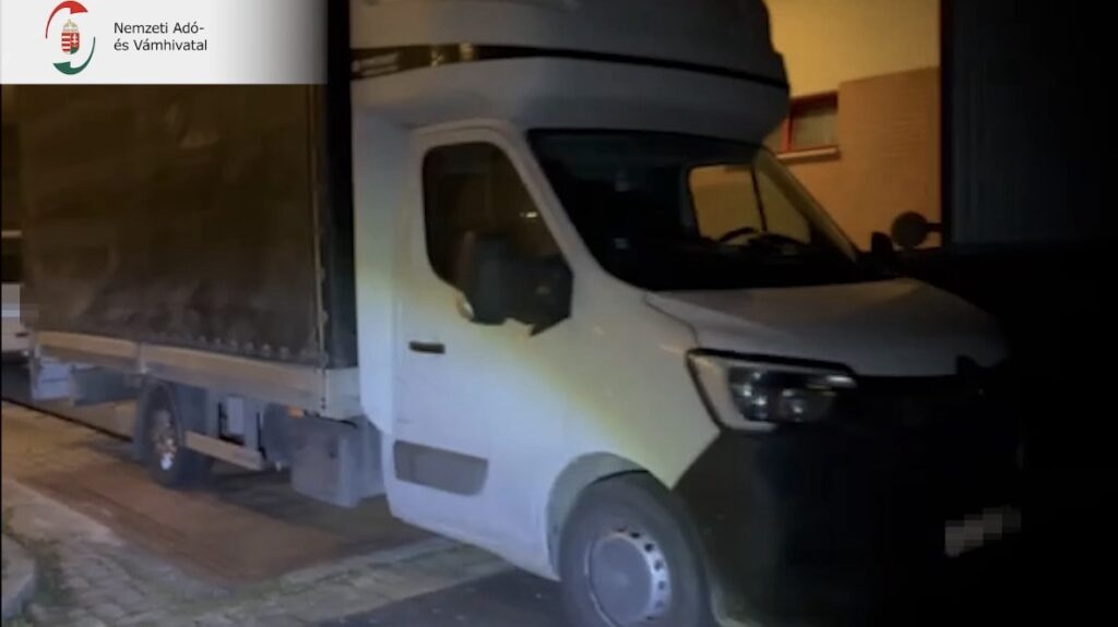 NAV által megállított ukrán teherautó az M7-es autópályán