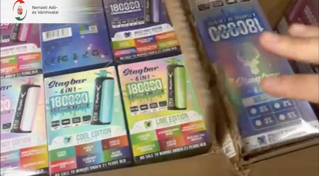 Dobozokban talált illegális elektronikus cigaretták