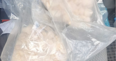 Több mint 1,8 kilogramm kábítószergyanús kristályos anyag két csomagban